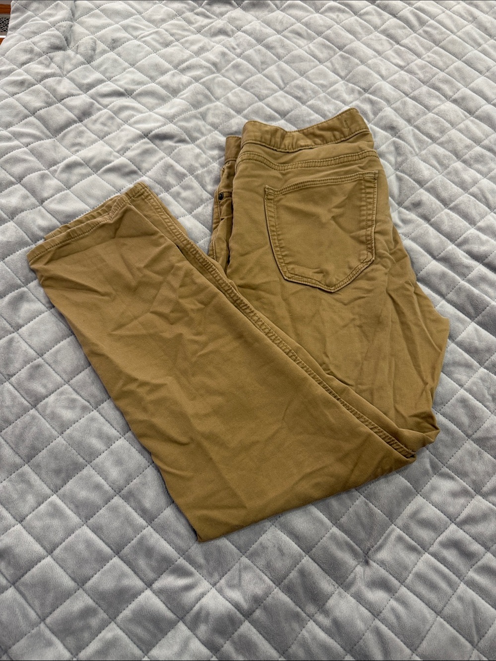 Banana Republic Men's Khaki Slim Chinos in Tan 32 x 32